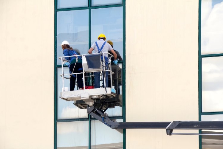 Mycie okien i elewacji podnośnik koszowy Łódź